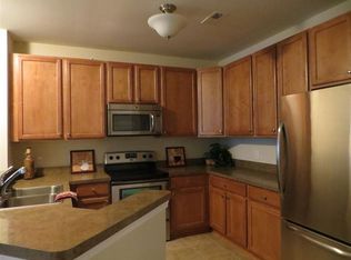 932 W Summerfield Gln, Ann Arbor, MI