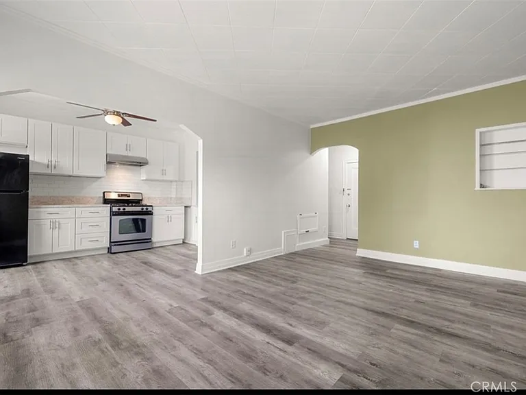 2121 James M Wood Blvd #221 — Photo 4
