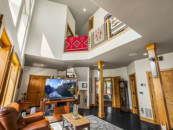 3rd image of 7766 N Westview Dr