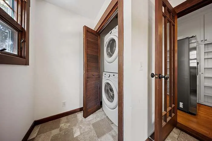 303 Highland Ave — Photo 11