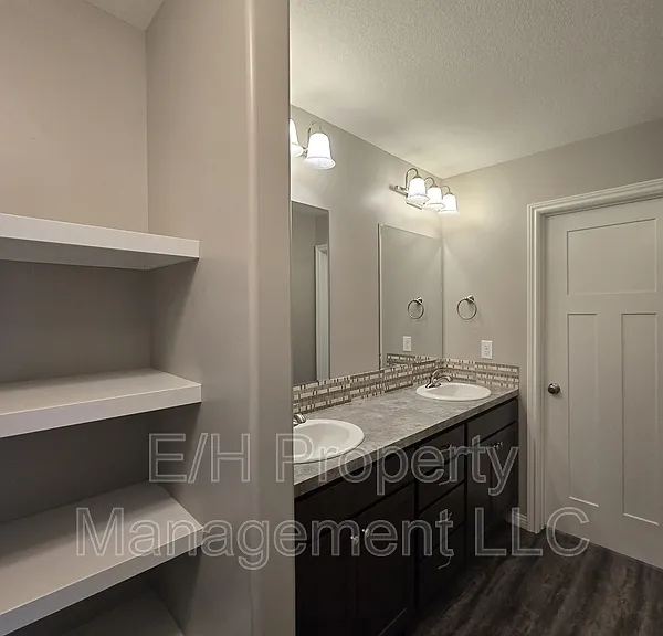 5937 N Millsboro St — Photo 18