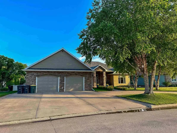 1001 Highland Dr, Hastings, NE 68901