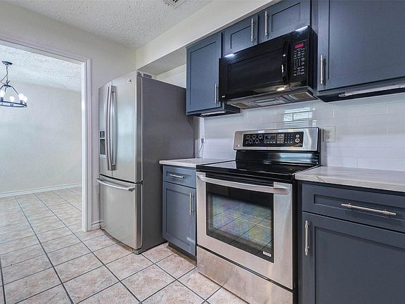 4th image of 11403 Bonaparte Dr