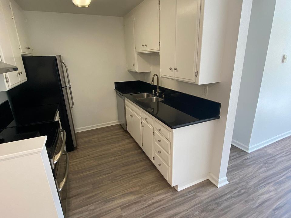 Kitchen right