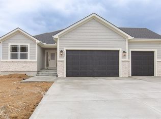 9555 N Hunter Ave, Kansas City, MO 64157