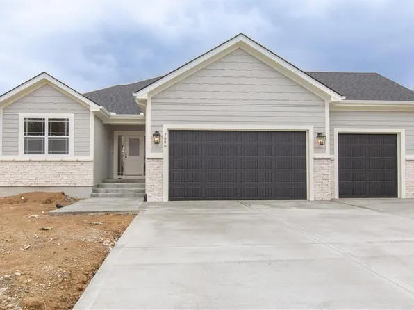 9555 N Hunter Ave, Kansas City, MO 64157