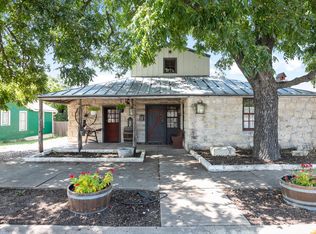 313 W San Antonio St, Fredericksburg, TX 78624