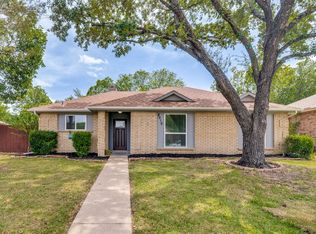 8010 Meadowlark Ln, Rowlett, TX 75088