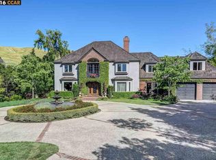 9 Shannon Ct, Moraga, CA 94556