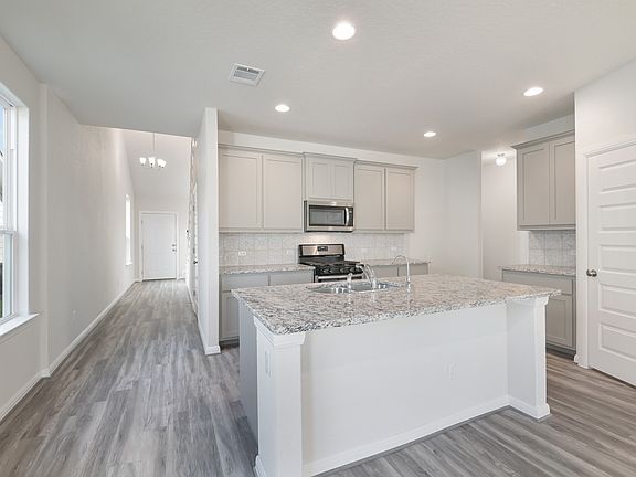 5th image of 15055 Summer Lynne Pl
