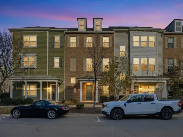 1768 Perla Dr, Virginia Beach, VA 23456