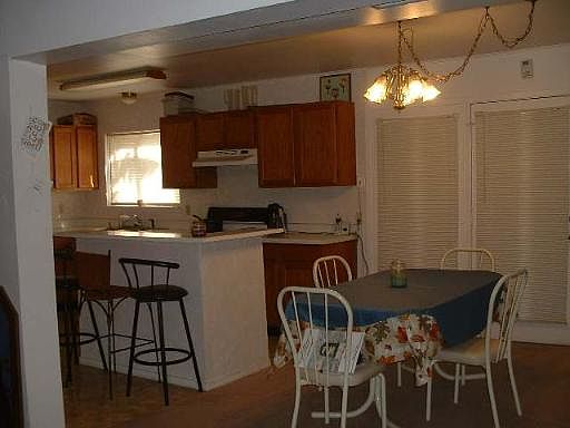 4th image of 8310 WHITE OAK DR