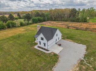 210 Deer Creek Ln, Tullahoma, TN 37388