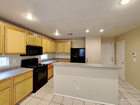 4th image of 1261 Orange Meadow St