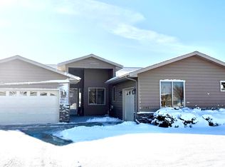 1105 Stewart Dr, Aberdeen, SD 57401