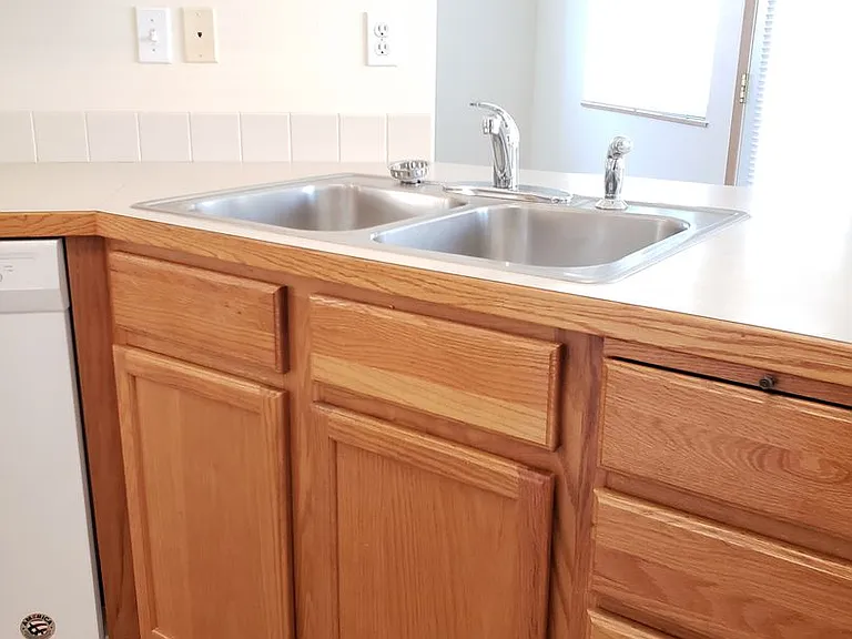 587 Eastmont Ave — Photo 15