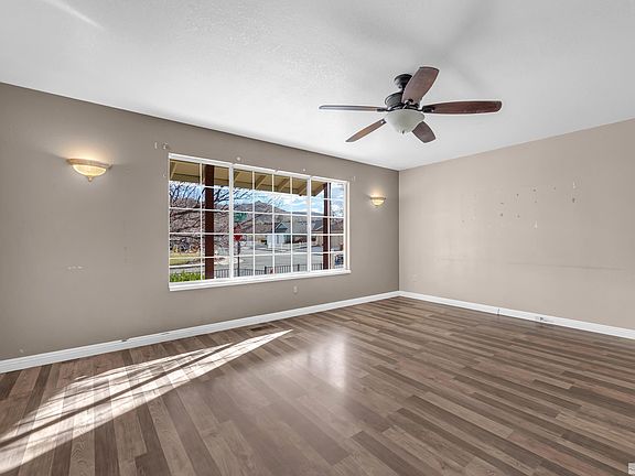 4th image of 3466 Halleck Dr