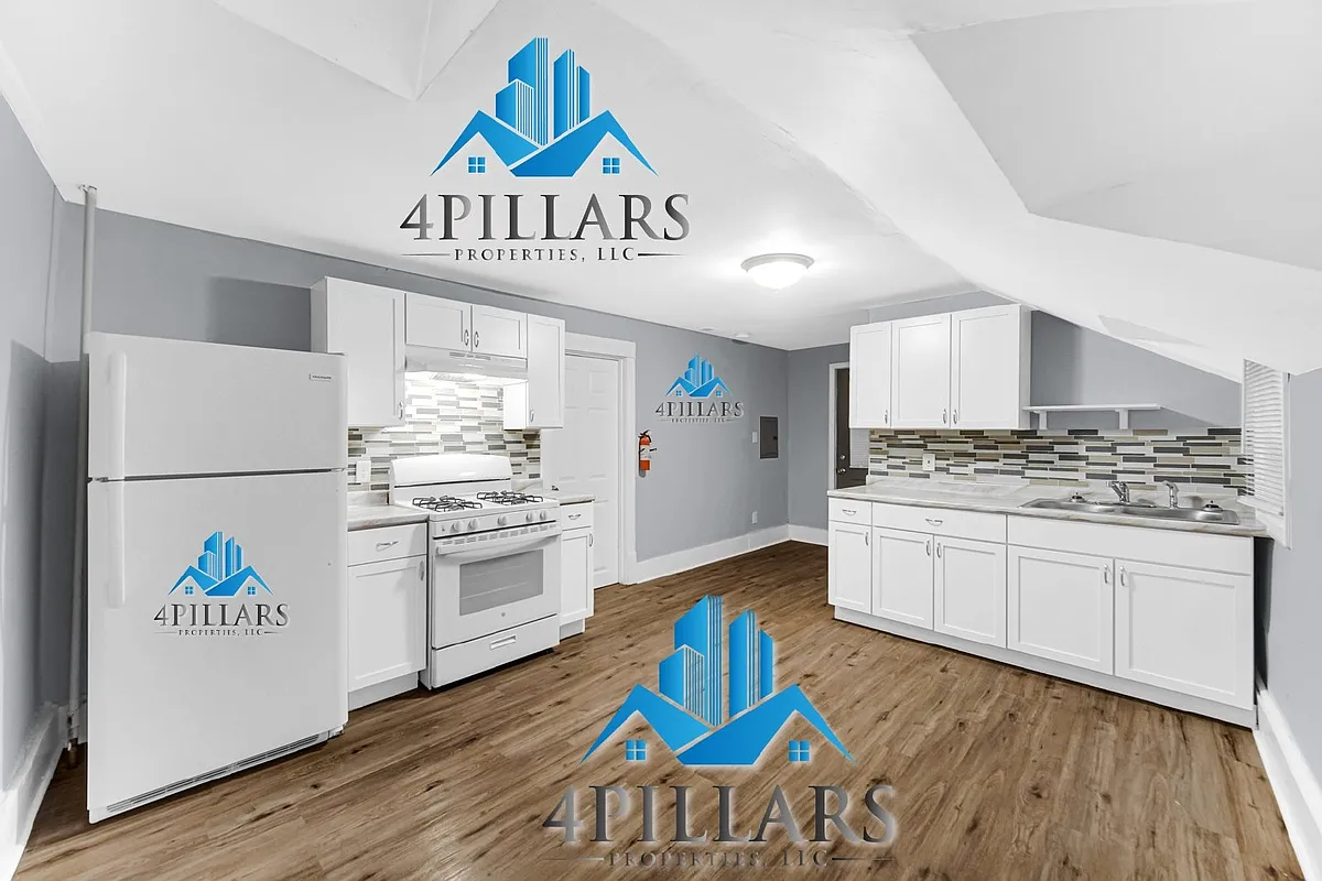 Building Photo - 523 W Columbus Dr #2