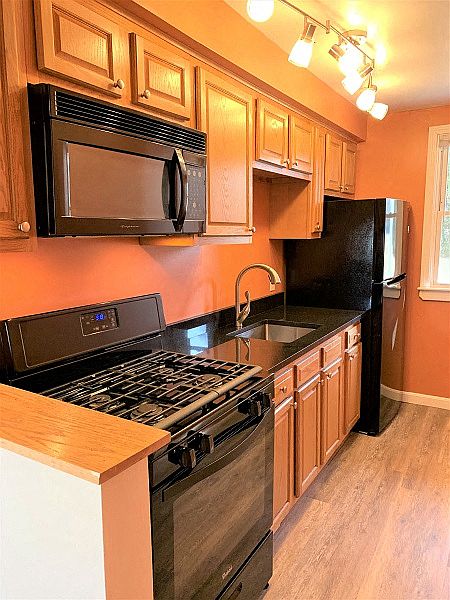 1st image of 126 Margaret St APT A