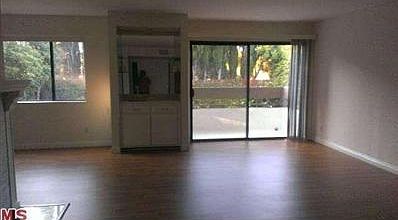 5th image of 14947 Burbank Blvd