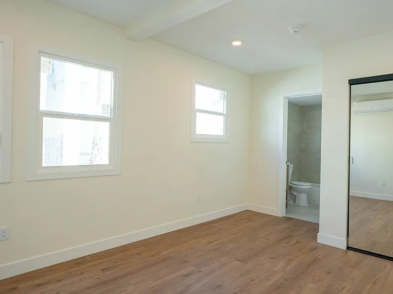 1038 S Westmoreland Ave #1 — Photo 11
