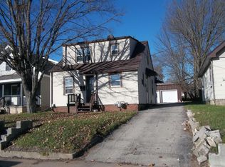 88 6th St, Clintonville, WI 54929