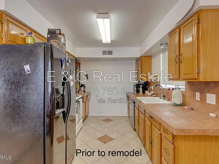847 W 10th St — Photo 5