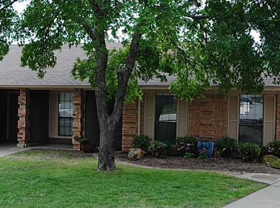 2nd image of 2304 Shady Turf Dr