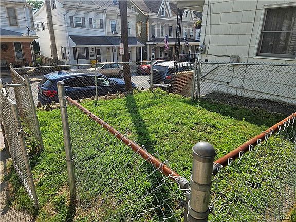 4th image of 113 N Berne St