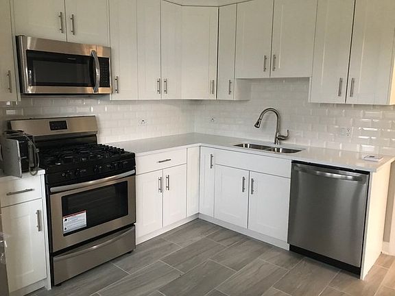 4th image of 1801 N 40th Ave