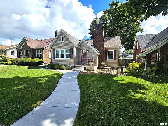 4th image of 3015 Grand Ave