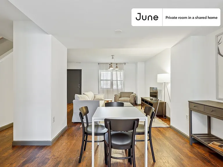 1107 1/2 M St NW #2B — Photo 5
