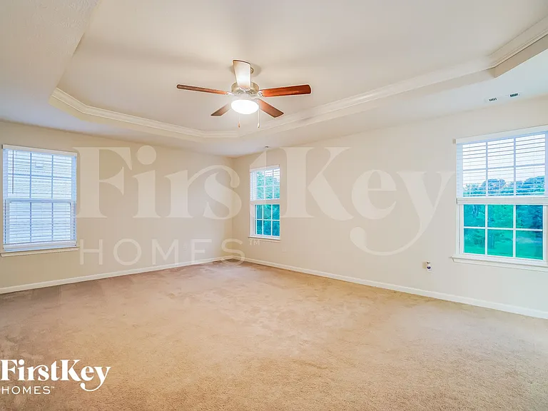 717 Wallace Dr — Photo 9