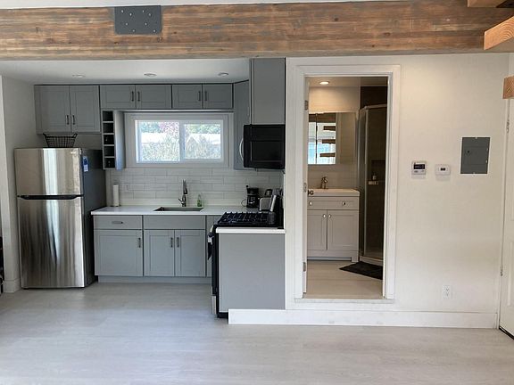 3rd image of 241 Sacramento Ave #241A
