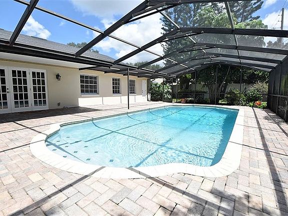 3rd image of 2116 Forest Club Dr