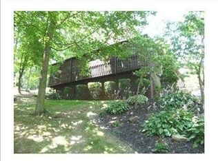 107 Great Oaks Rd, Coraopolis, PA 15108