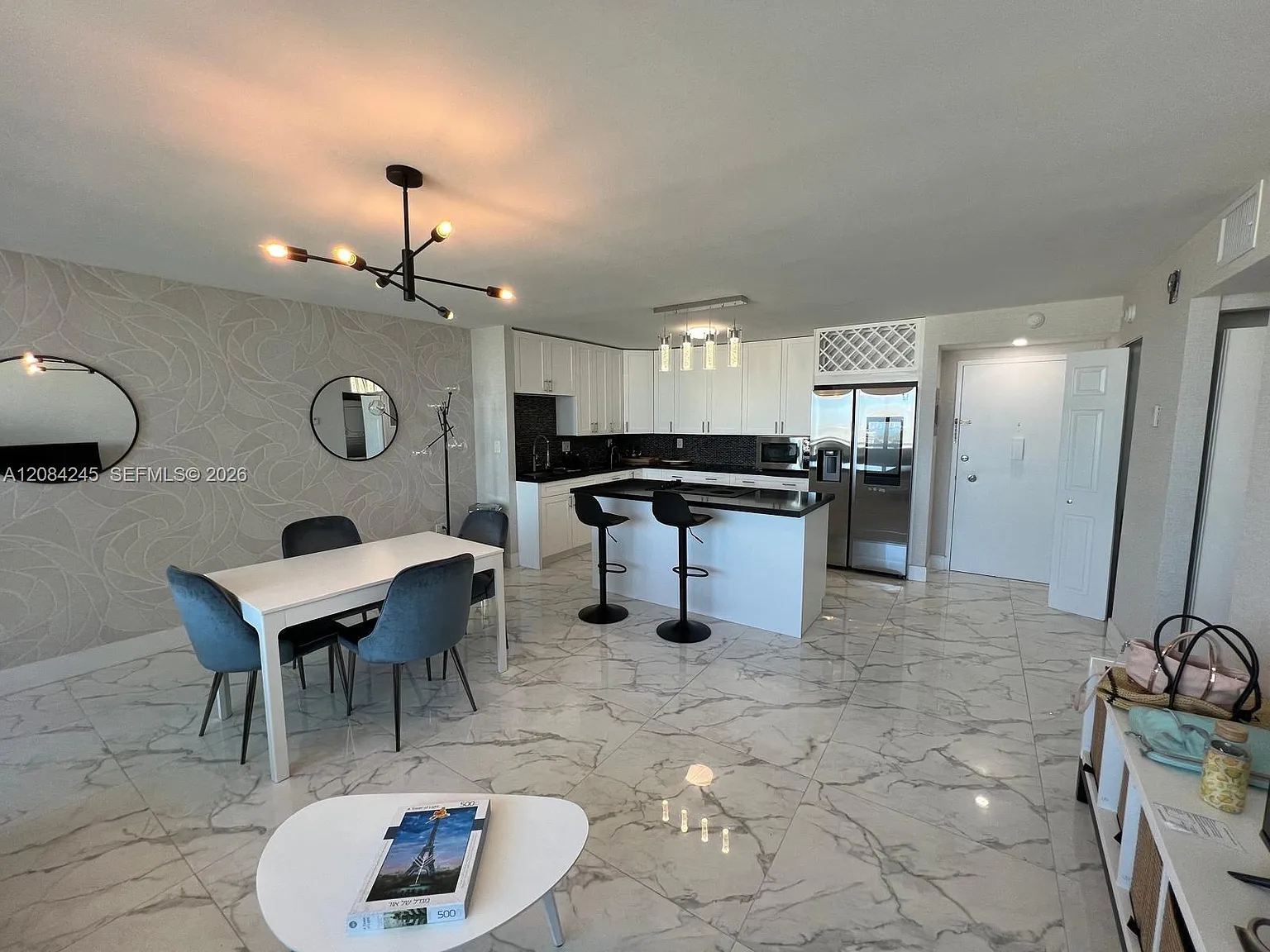 Burleigh House Condo — Photo 4
