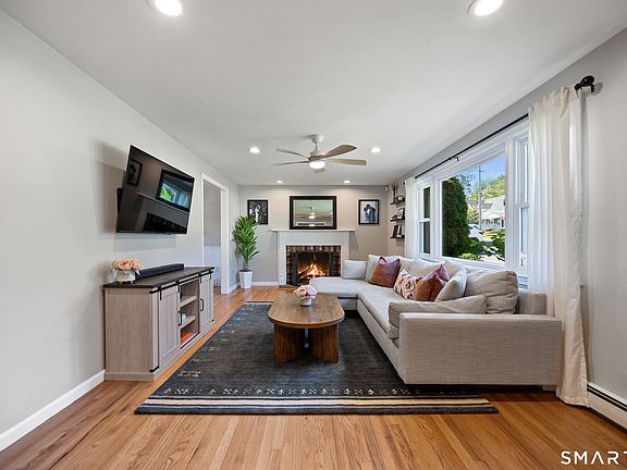 5th image of 47 Old Stratfield Road