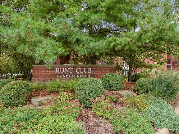 3rd image of 123 Hunt Club Dr #123