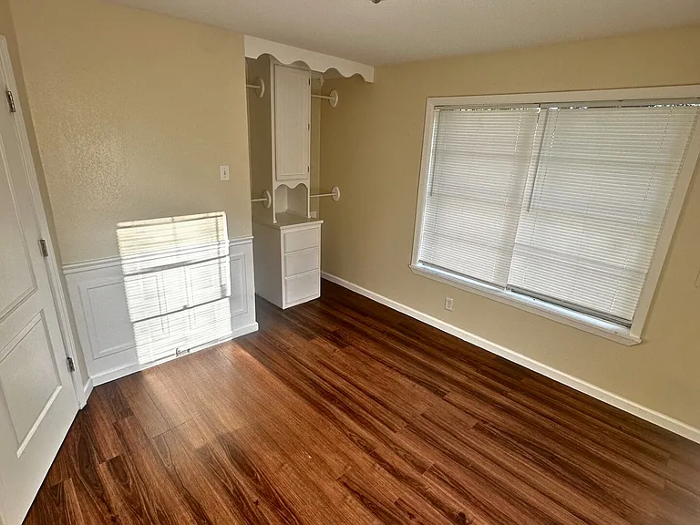 30121 Julia St — Photo 9