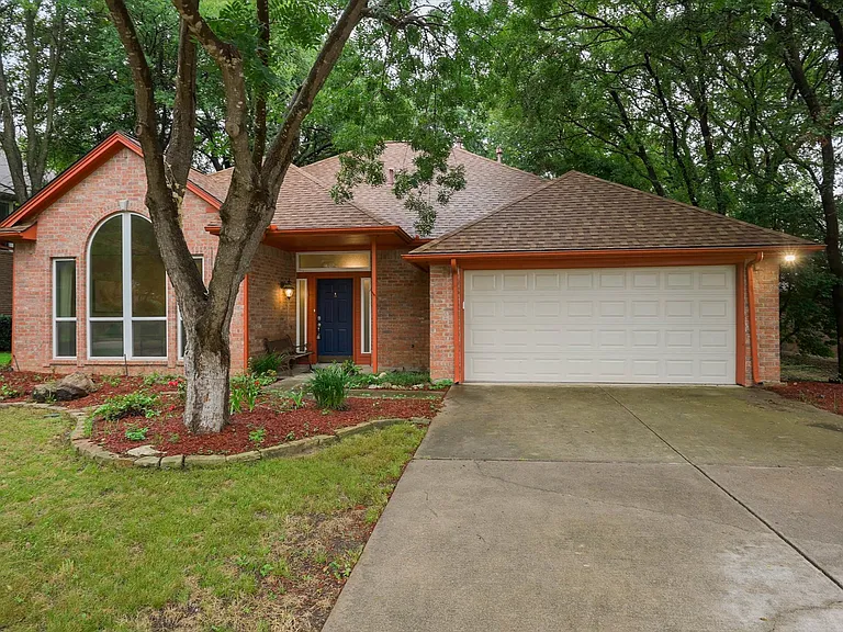 1717 Parkwood Dr — Photo 18