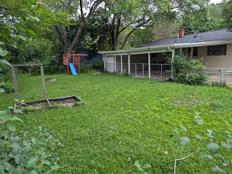2734 Hampshire Rd — Photo 35