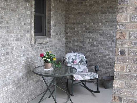 3rd image of 239 N Woodridge Dr