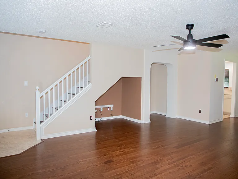 2201 Driskell Ln — Photo 4