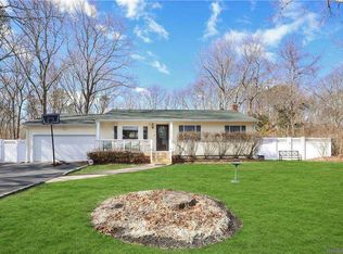 101 Pinelawn Ave, Shirley, NY 11967