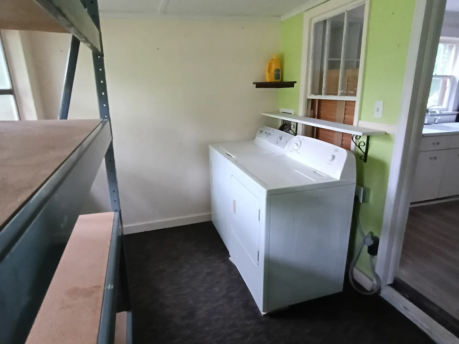 2 bed, 824 sqft, $1,700 — Photo 2
