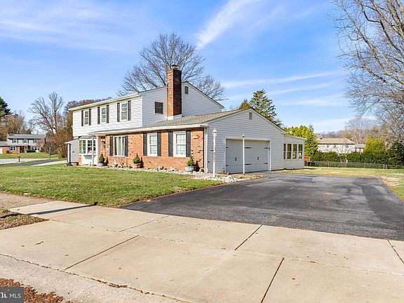 2nd image of 316 Mitchell Dr