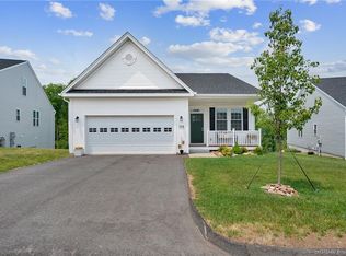 124 Webster Ln #2-20, Middletown, CT 06457