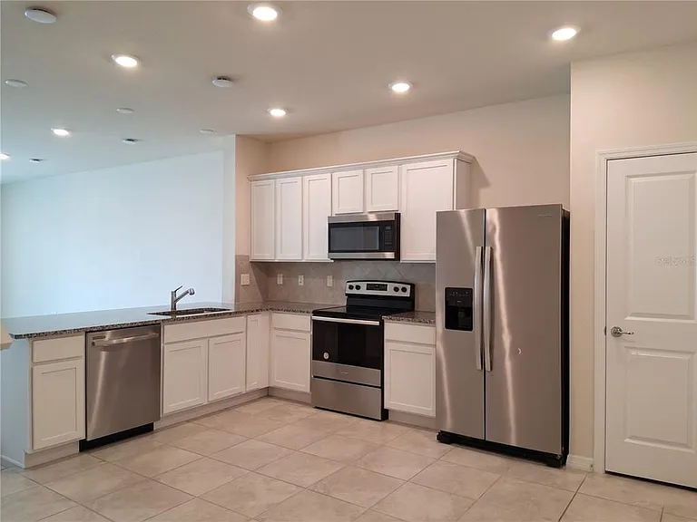 4556 Sparkling Shell Ave — Photo 6