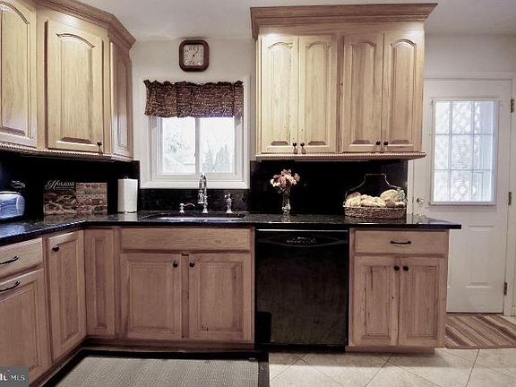 3rd image of 5421 Amberwood Ln